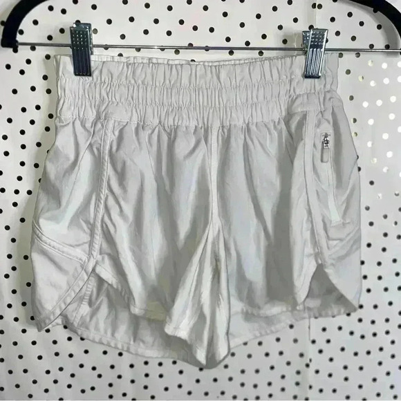 Lululemon Tracker Short V - Picture 2 of 9